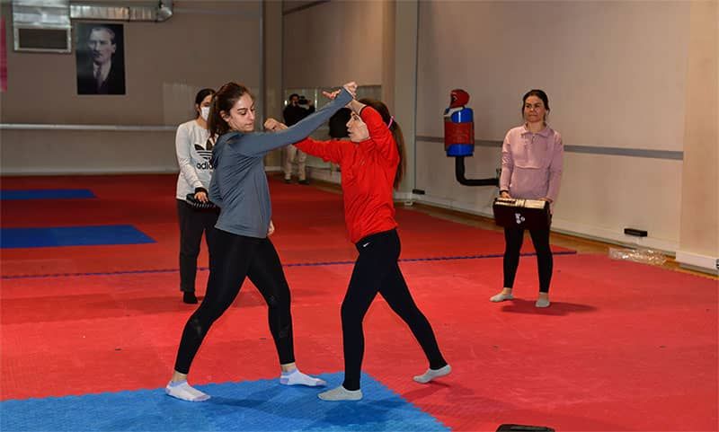 Kadınlara “Öz Savunma” Eğitimi