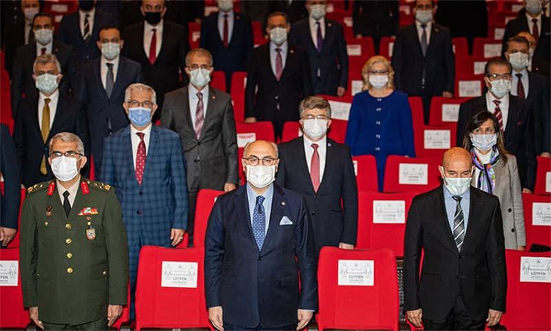 madalya törenine katıldı