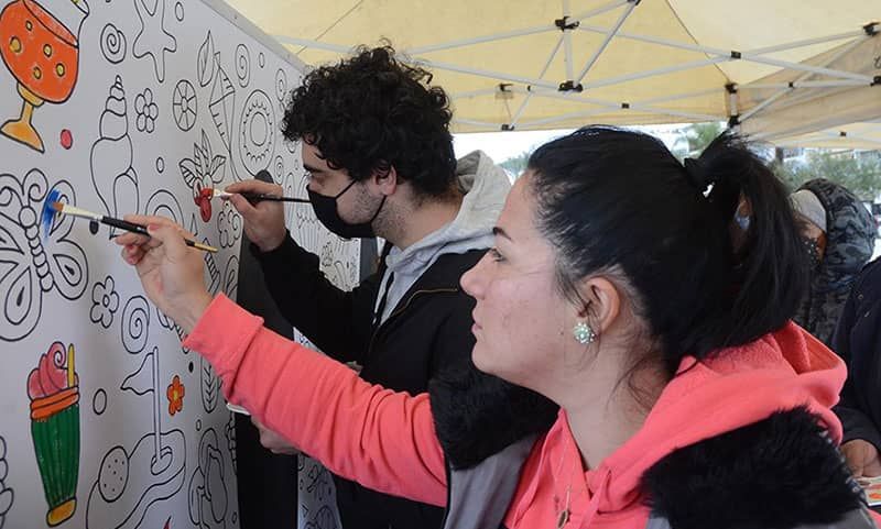 Mutluluğun resmini boyadılar