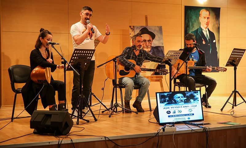 Aşık Veysel türküleriyle anıldı