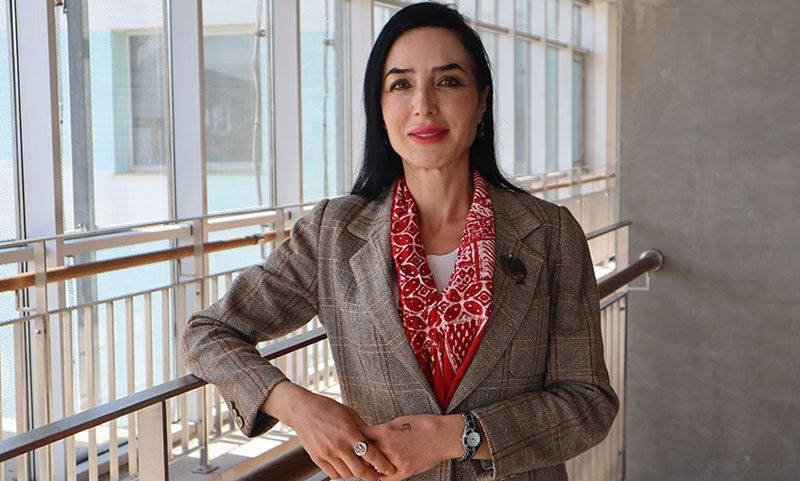 İEÜ’lü profesöre büyük onur