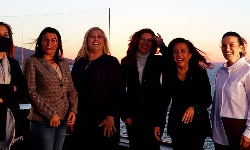 Yeryüzünün yarısıyız, biz başarırız