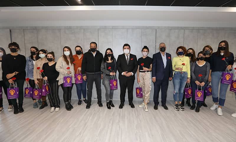 Buca’nın emekçi kadınlarına 8 Mart ziyareti
