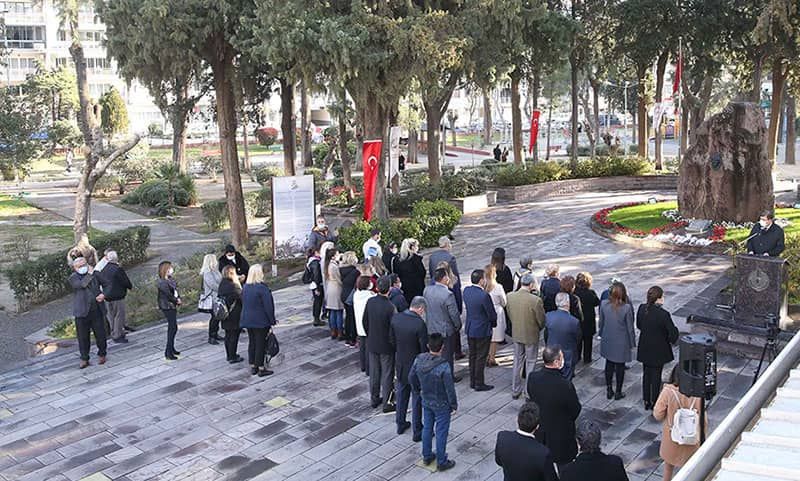 Zübeyde Ana'nın kabrinde 8 Mart anması