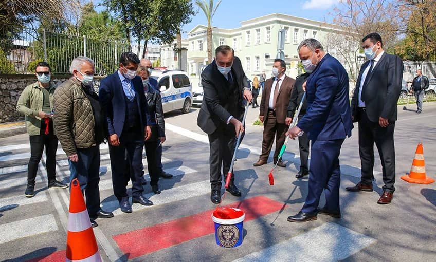 Yaya önceliği için kırmızı çizgi