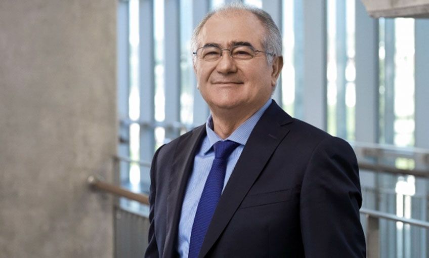 İEÜ’lü profesöre Yunanistan’dan büyük onur