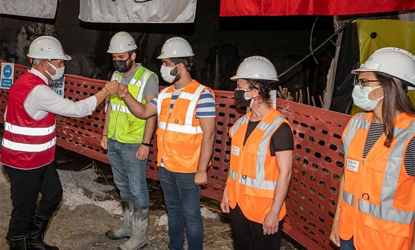 Yerin 30 metre altında bayramlaşma