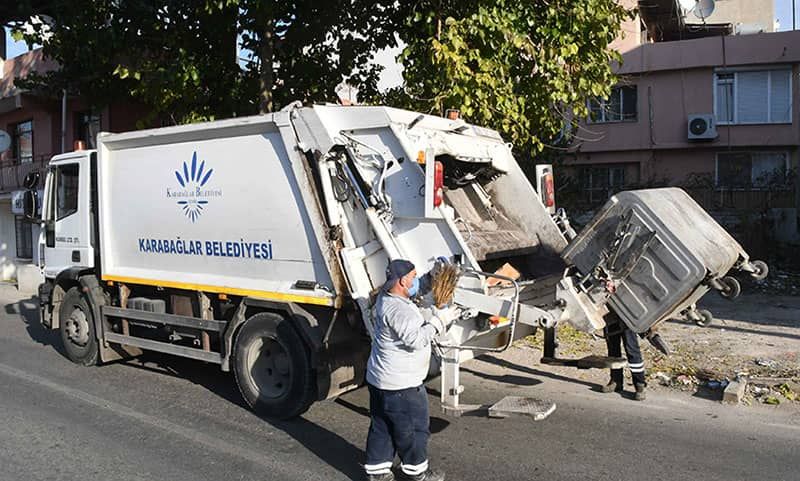 Karabağlar Belediyesi ‘tam kapanmada’ sahada