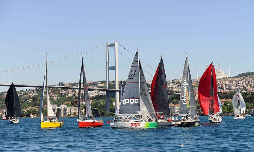İstanbul Boğazı yelkenlerle şenlendi
