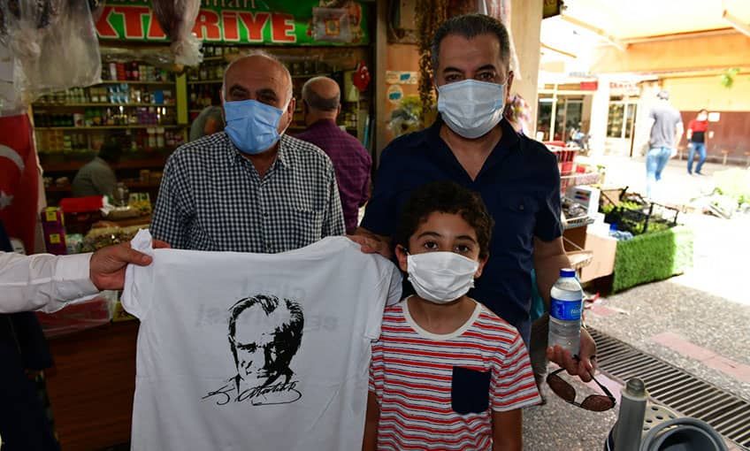 Esnafın Bayrakları Belediyeden