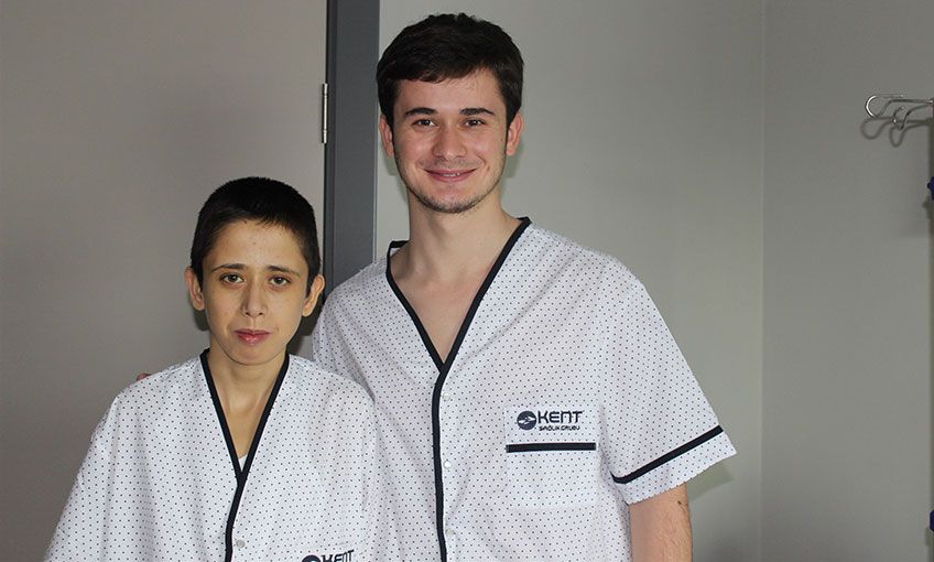 Oğullar nakil, ebeveynler refakatçi oldu