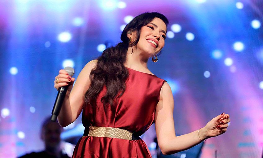 Sahnelerin umut ışığını yaktı!