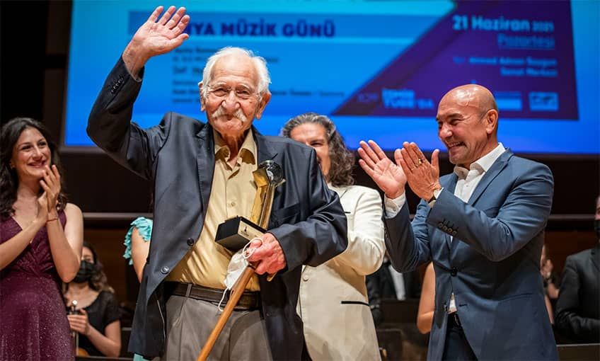 Ustalar ayakta alkışlandı