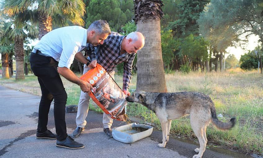 Bayramda Can Dostlar Unutulmadı