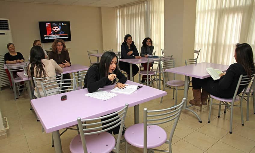 Karşıyaka Belediyesi’nden öğrencilere destek!