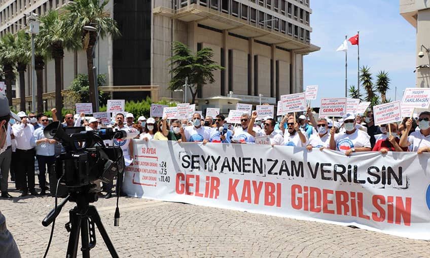 Memurlar büyüyen ekonomiden payını istedi