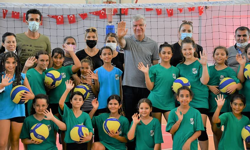 Narlıdere’nin yaz okullarına büyük ilgi!