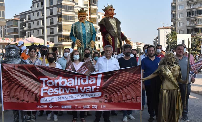 Tiyatro Festivali başladı