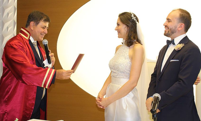 Havada başladı, Nikahla taçlandı