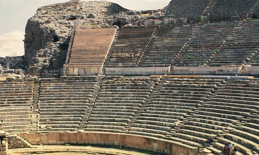 Tiyatro buluşması başlıyor