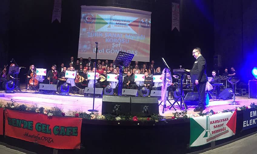 Aşı olmaylana koroda yer yok