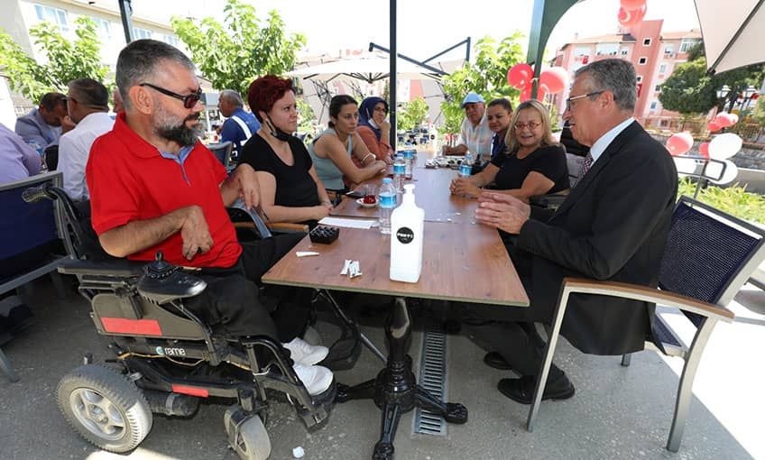 Zafer Bayramı’nda dayanışma kahvaltısı