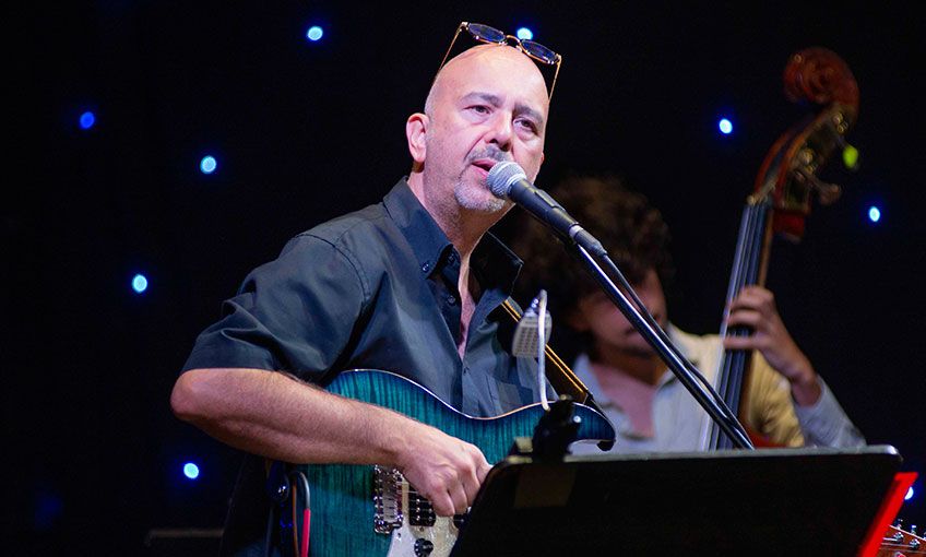 Ses Büyücüsü Carlo Lomanto