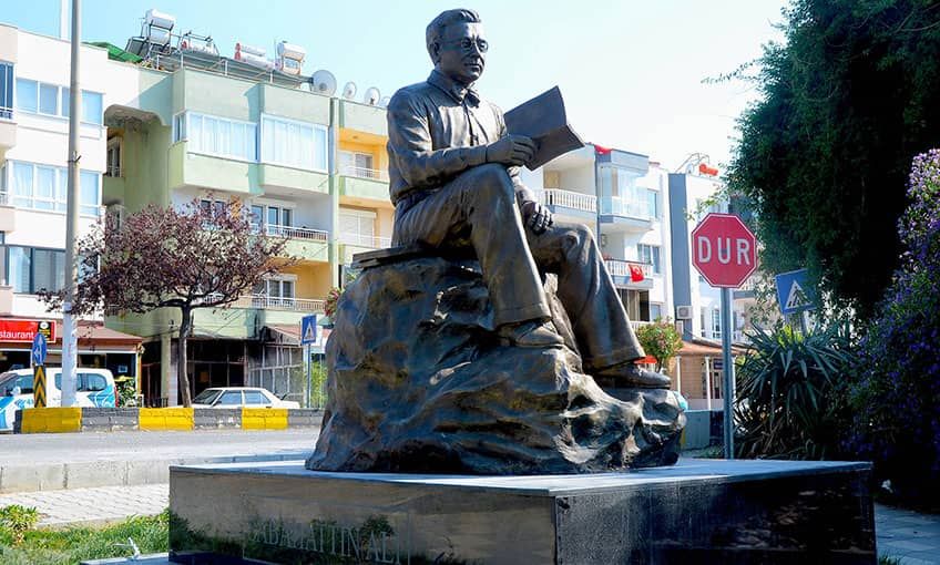 Sabahattin Ali ismi Kuşadası'nda yaşıyor