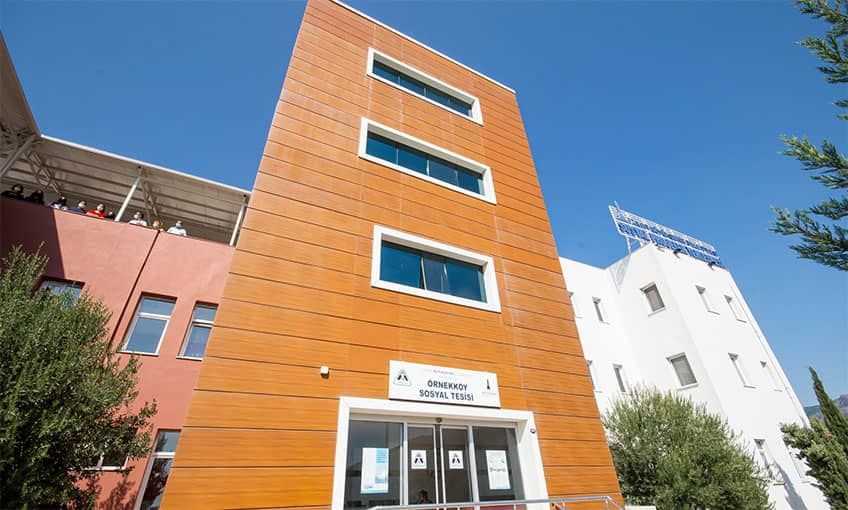 Yurt arayan gençlere İzmir Büyükşehir Belediyesi kapılarını açtı