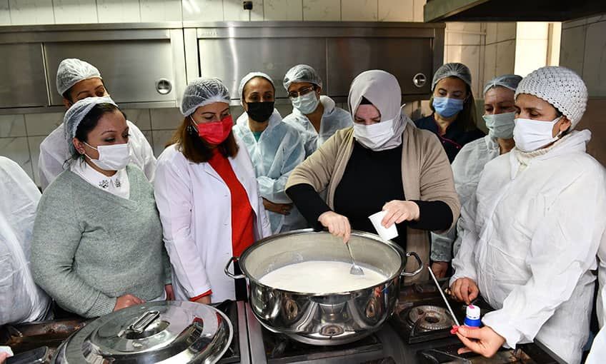 Peynir Çiğlili kadınlardan