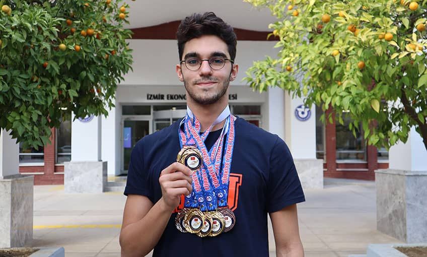 Sakat omuzla Türkiye şampiyonu oldu