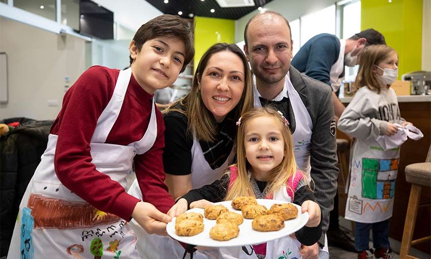 Anne-babalar pişirdi, çocuklar tasarladı