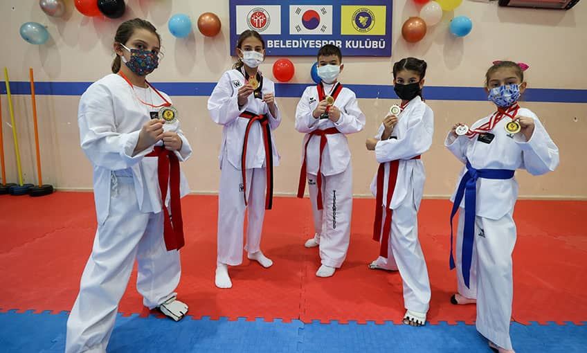 Bucalı madalya avcıları