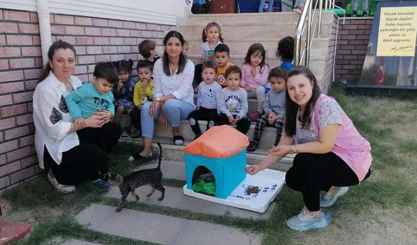 Çocuklarımıza hayvan ve doğa sevgisini aşılamalıyız