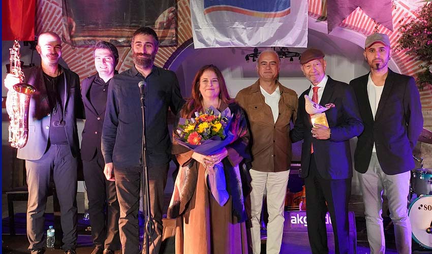 KUSAV'ın Maffy Caz Onur Ödülü Hayati Kafe'nin