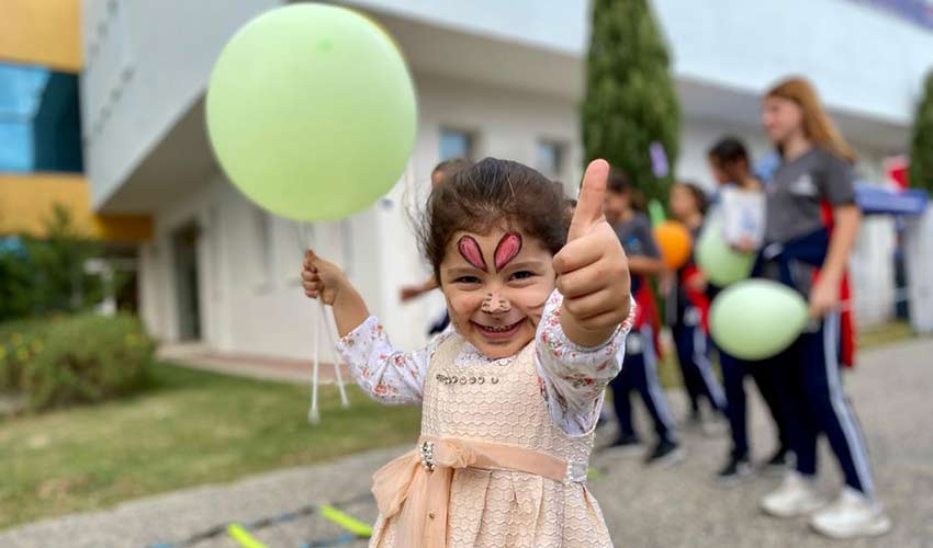 Kız çocuklarına coşkulu kutlama