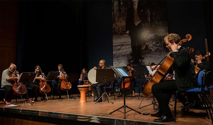 Danimarkalı ve Türk müzisyenlerden 12 çello konseri