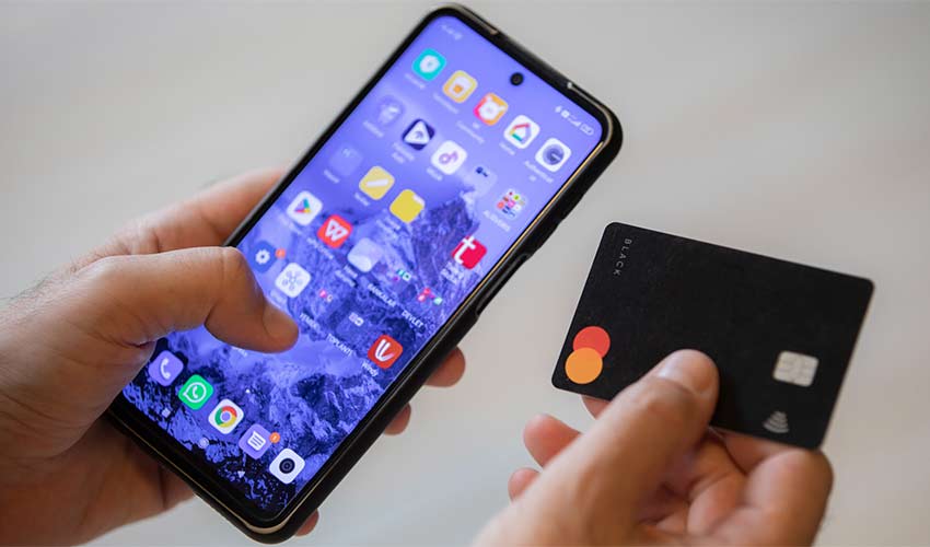 E-kredi kartı güvenlik açığı doğurabilir