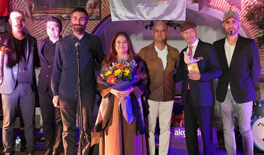 Cazın kalbi Kuşadası'nda attı