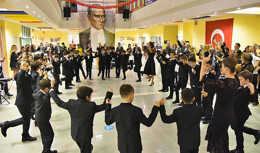 Piri Reis’te Cumhuriyet balosu