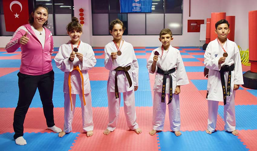 Aliağalı Karatecilere 4 Madalya