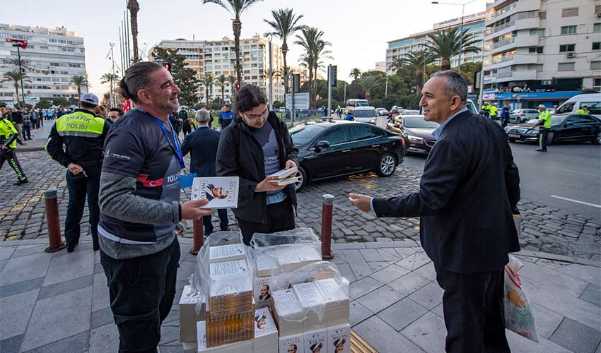 İzmir’de Nutuk’u okumayan genç kalmayacak