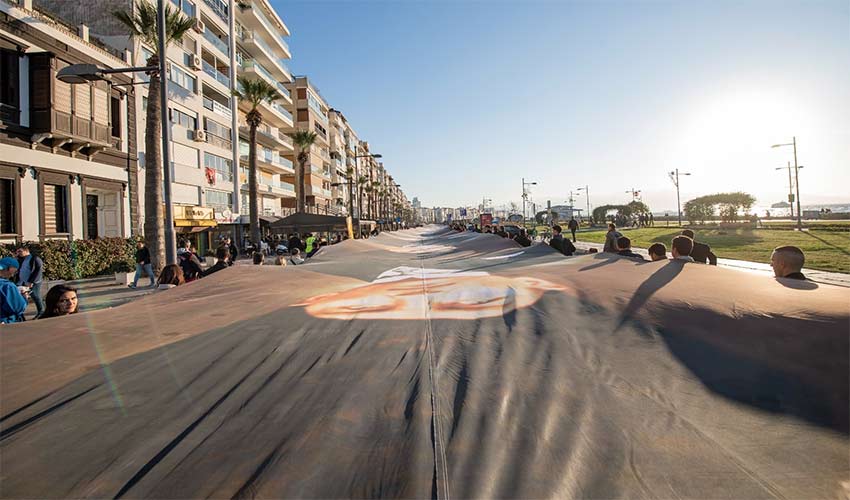 İzmir Ata’ya saygı için yürüdü