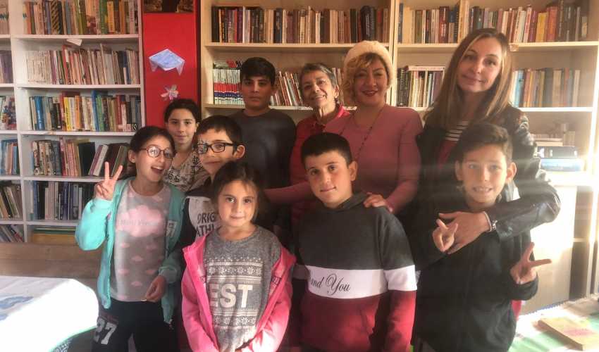 Foça Yeniköy’lü çocuklara oyunlu konserli etkinlik