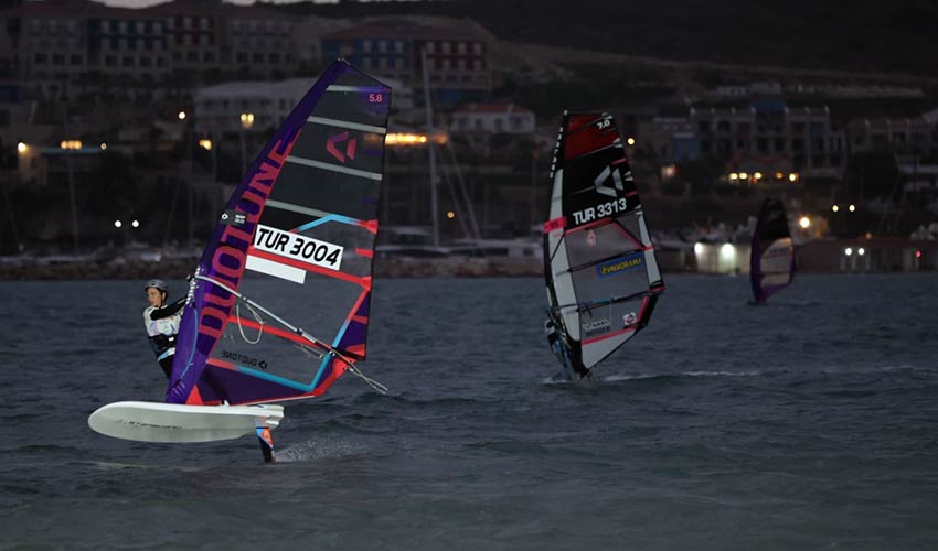 İlk gece sörfü Philips'le aydınlandı