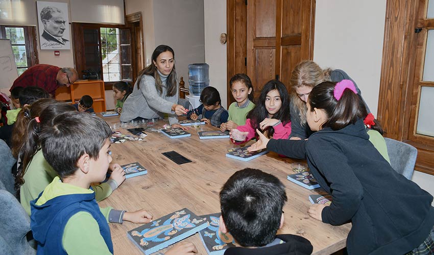 Çocukların el becerisini geliştiren atölye