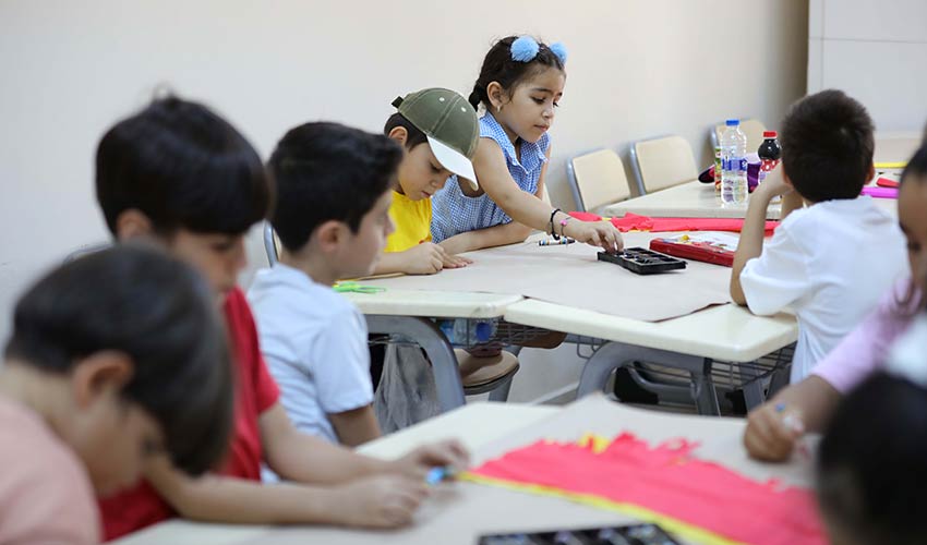 Bayraklı’nın kursları yüz güldürüyor