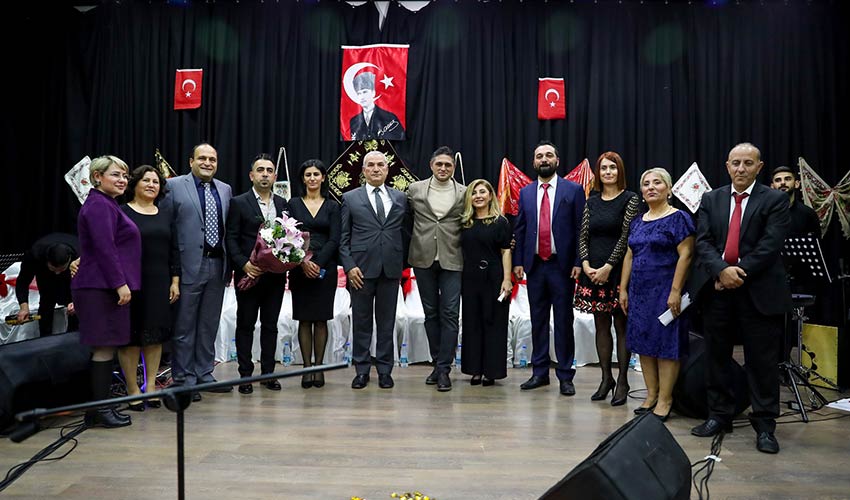 2022 türkülerle uğurlandı