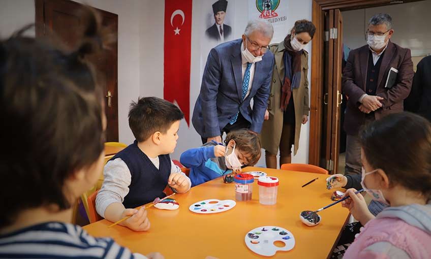 Cıvıl cıvıl yaratıcı minikler atölyesi