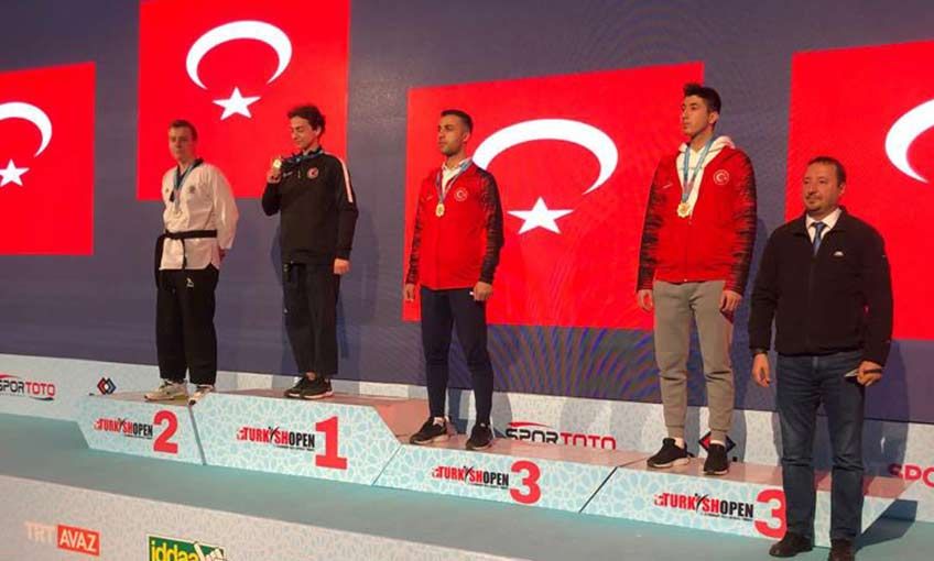 Tekvandoda başarıya doymuyor